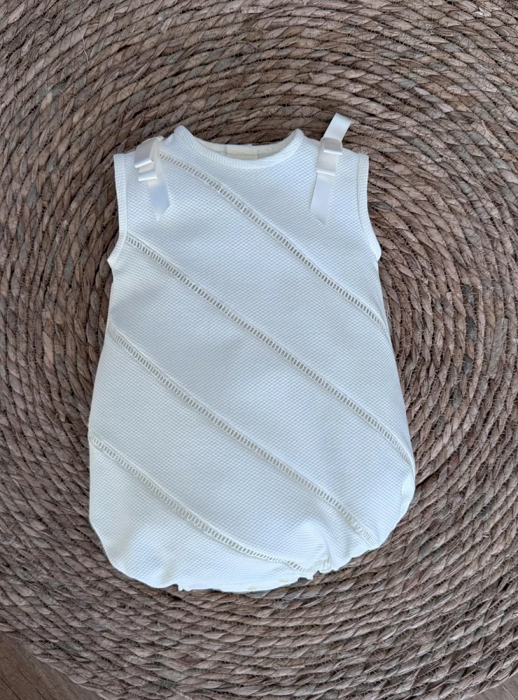 Pelele unisex de piqué tallas 9 y 12 meses