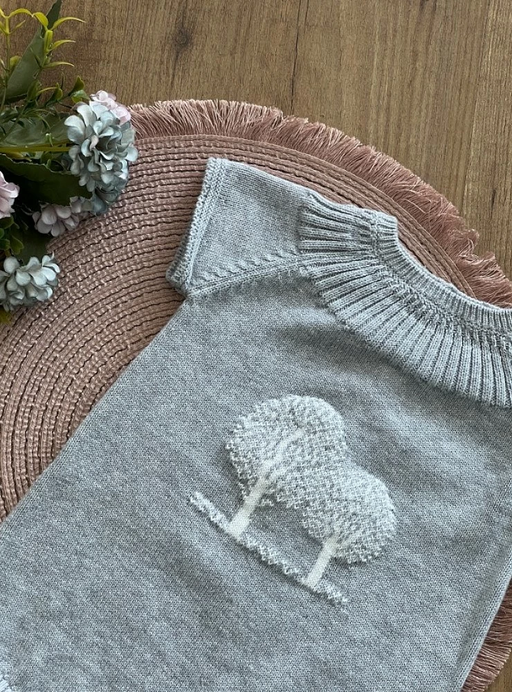 Pelele unisex de punto finito color gris. Colección Tress