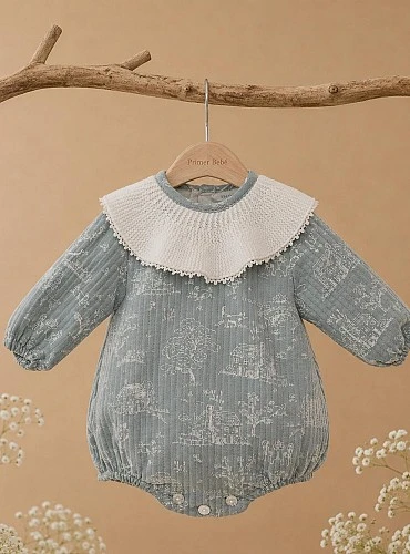 Pelele Unisex Freya Verde Empolvado con Cuello de Punto