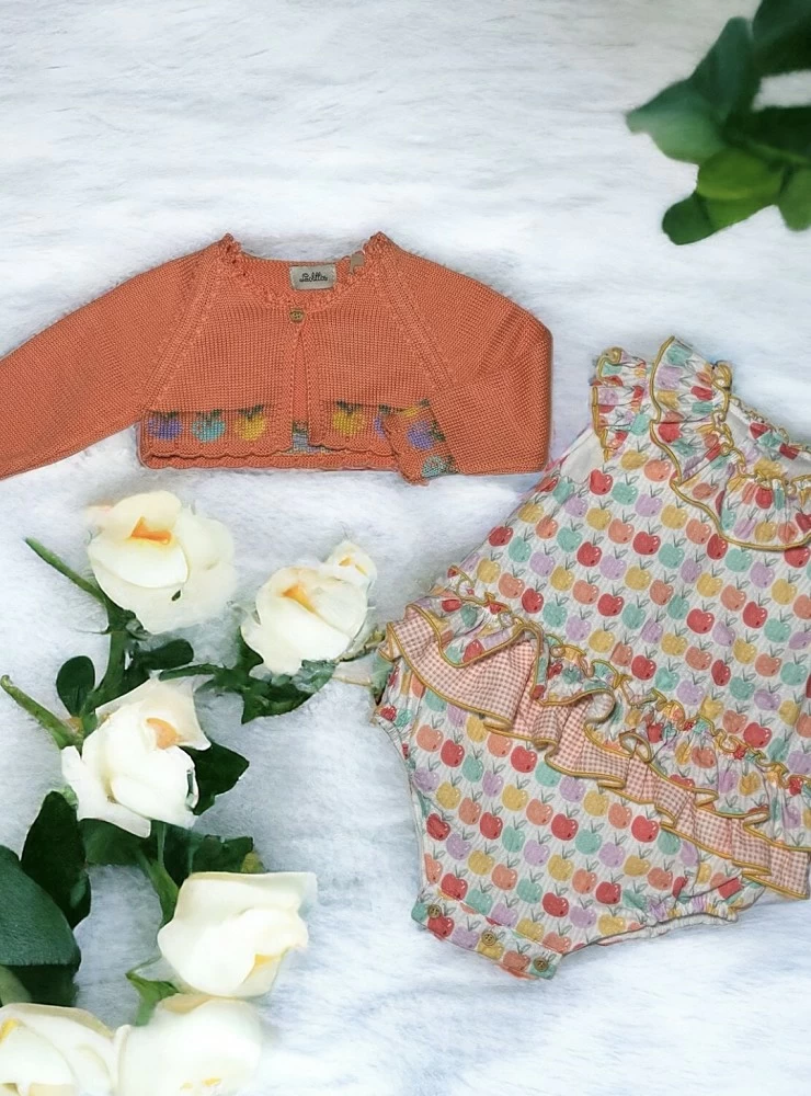 Pelele y chaqueta para niña colección Picnic de Lolittos