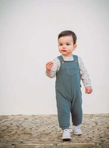 Peto y blusita para niño colección Family de Cocote