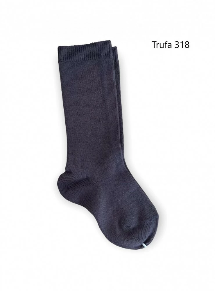 Plain basic high sock. Unisex