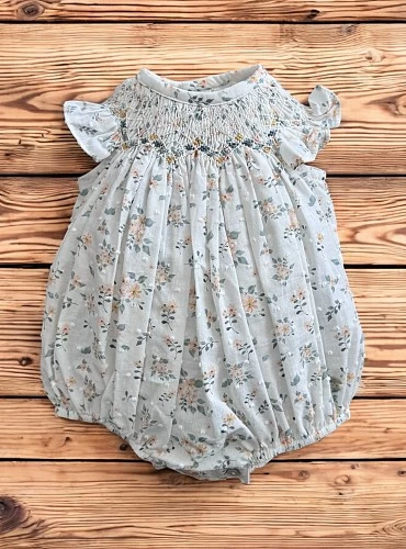 Ranita para niña con punto smock colección Lucca