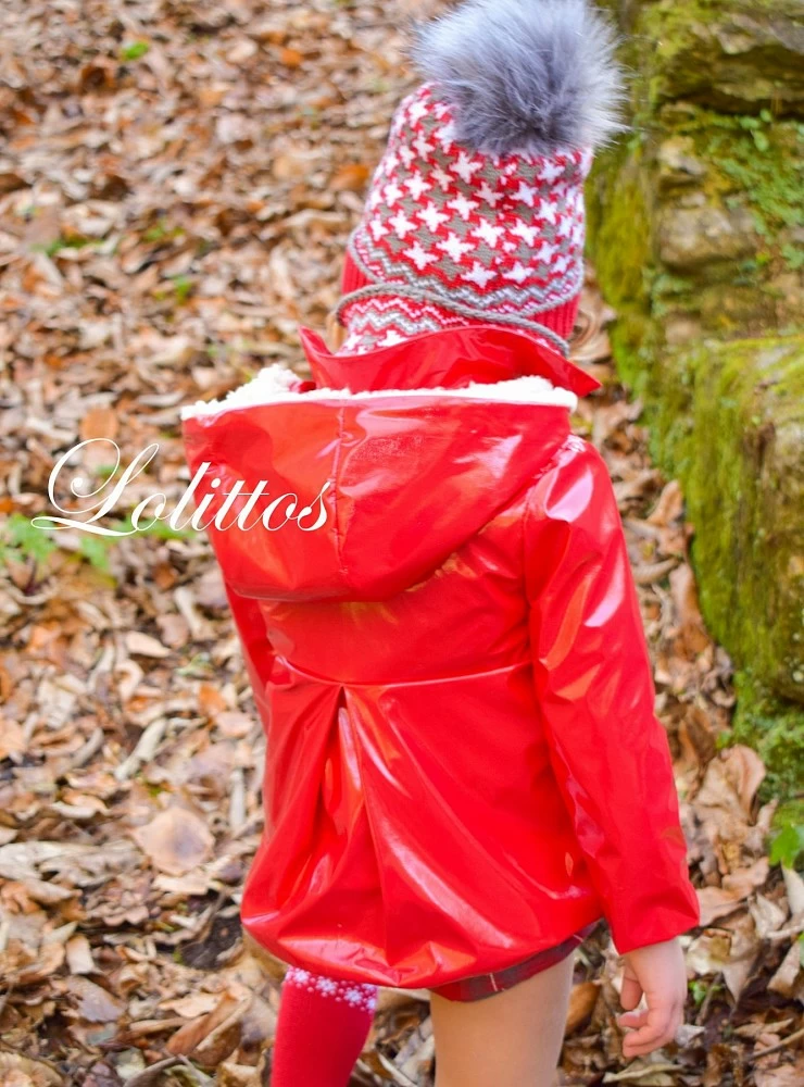 Red patent leather coat for boy Nadal collection by Lolittos