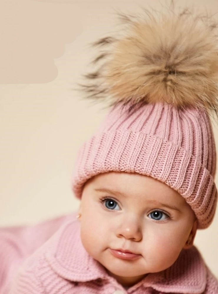 Ribbed hat with pompom in various colors