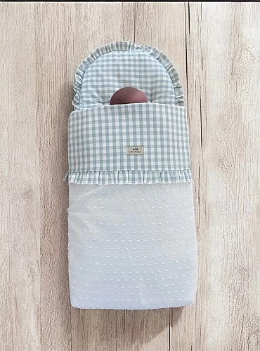 Saco de capazo universal en plumeti blanco con vichy verde