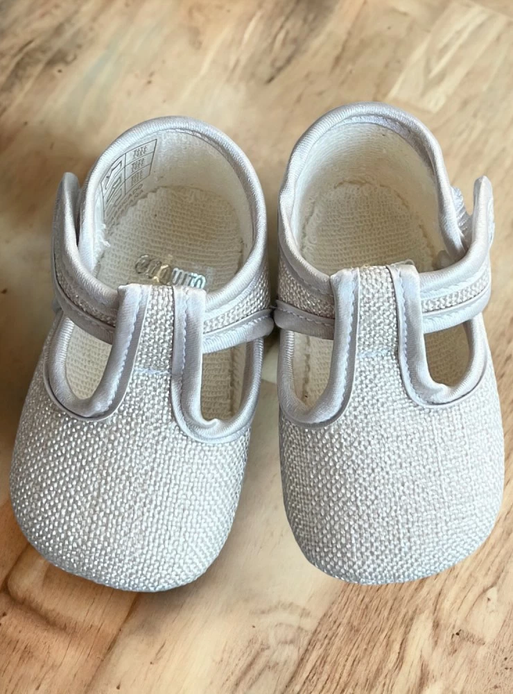 Sand-colored mother-of-pearl linen sandal for boy