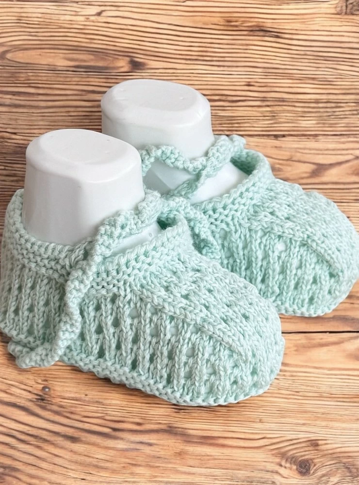 Sandal-type boote in two colors. Organic Cotton