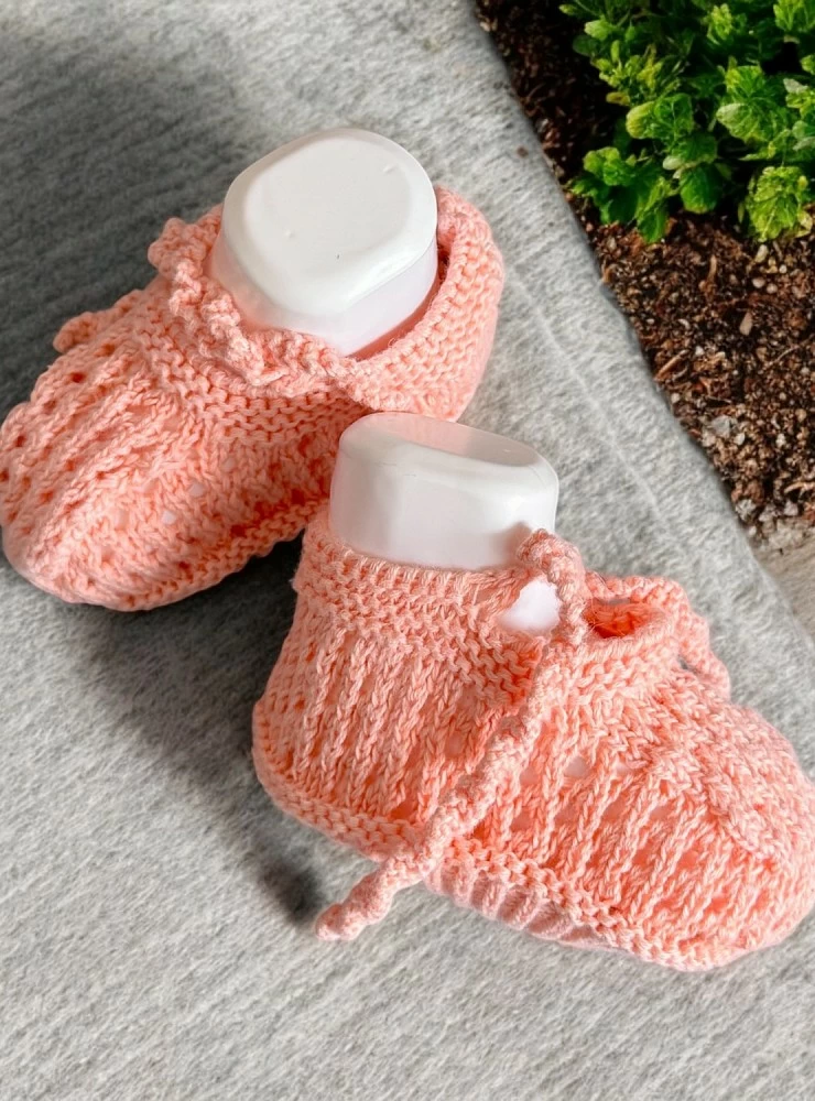 Sandal-type boote in two colors. Organic Cotton
