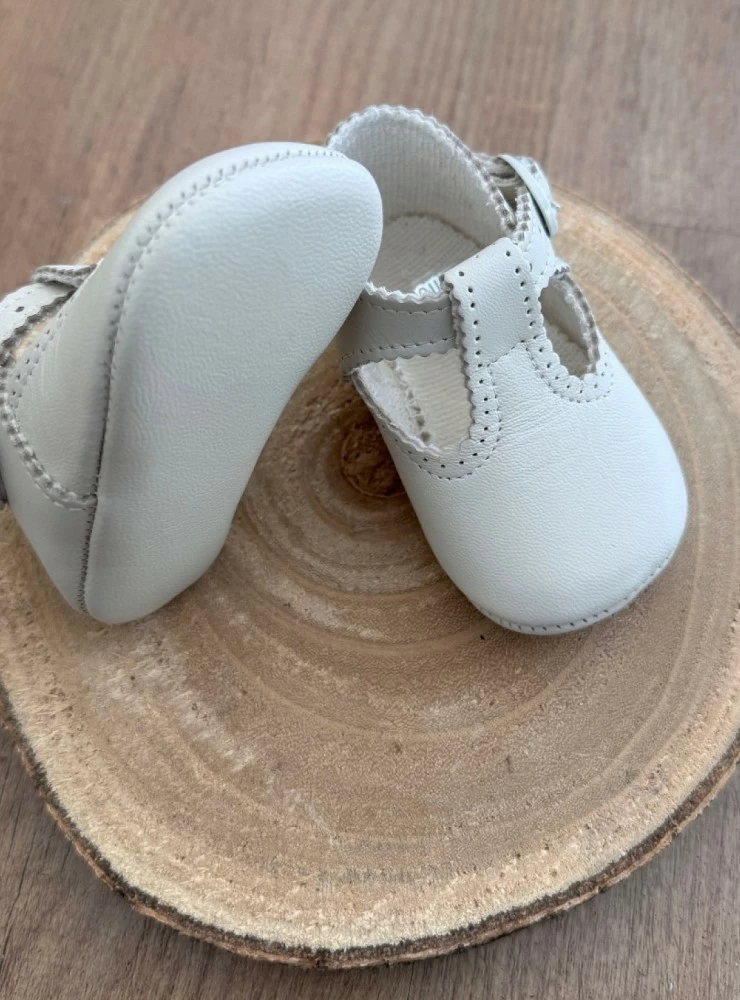 Sandalia para niño onditas, blanco o beige