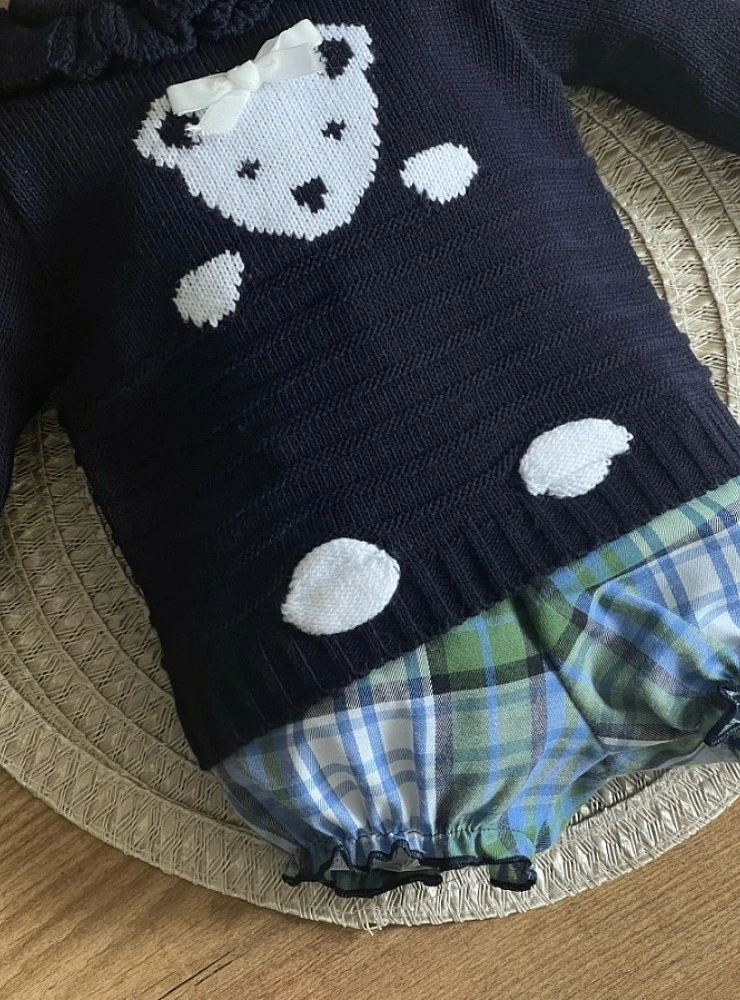 Set for girl sweater and chicken white bear collection