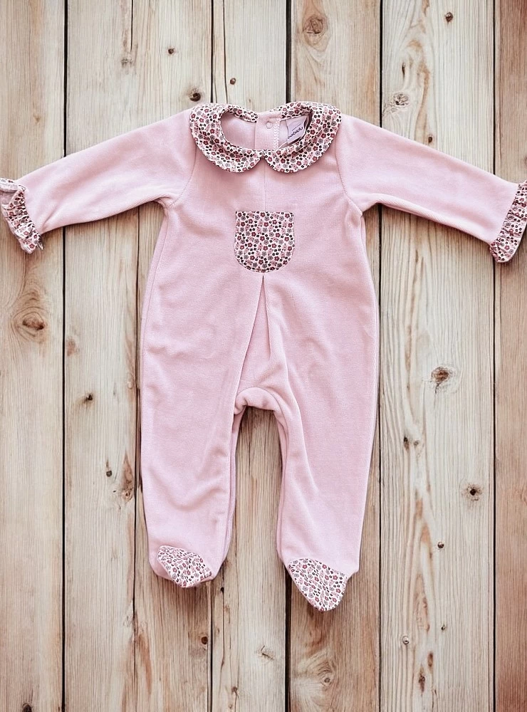 Shearling romper or pajamas from the Alhelí collection