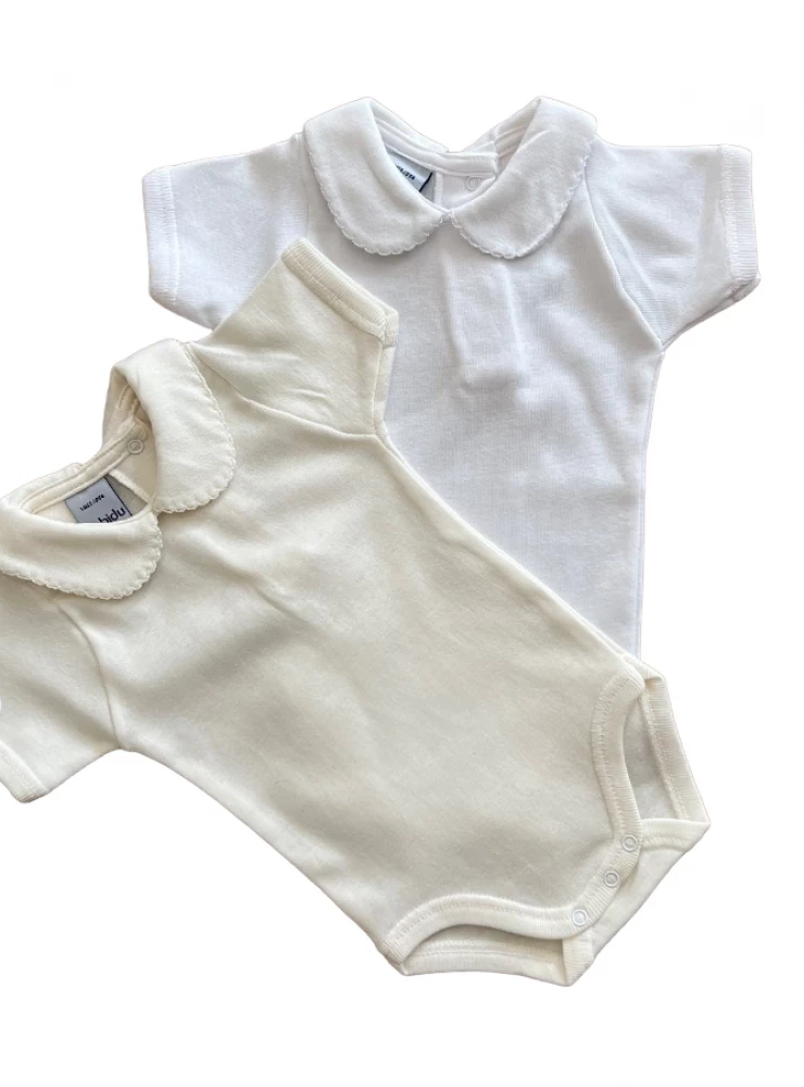 Short-sleeved bodysuit with baby collar. unisex