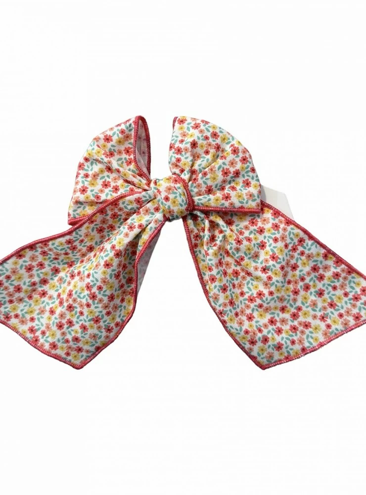 small bow from La Martinique Moulin Rouge collection