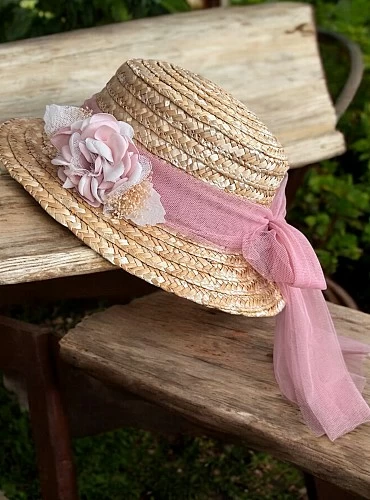 Sombrero de paja en tres colores. Con flor o sin flor.