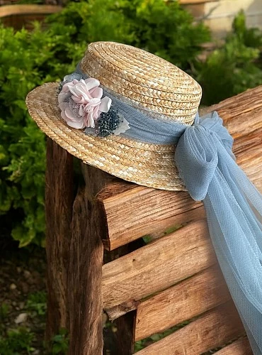 Sombrero de paja en tres colores. Con flor o sin flor.