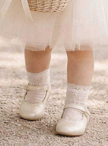 Souquet lace sock with lace for ceremony.