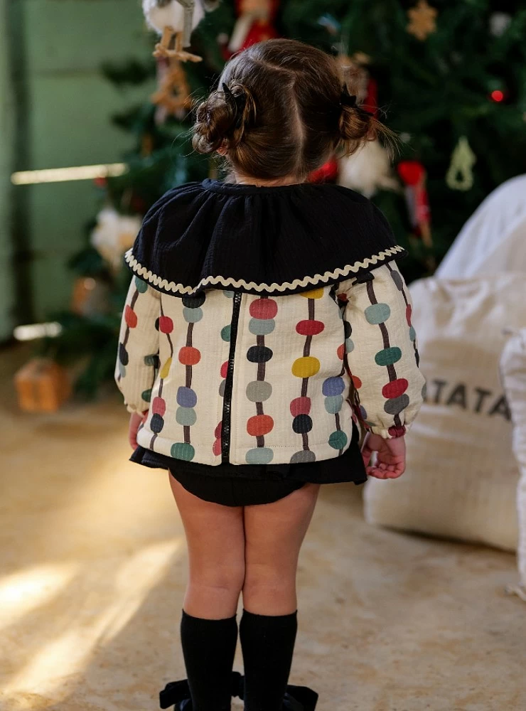Sudadera para niña con cuello desmontable luna negra de José Varón