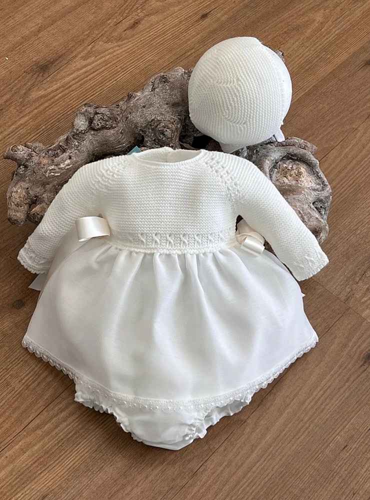 Three-piece christening outfit for a girl. Lula Collection