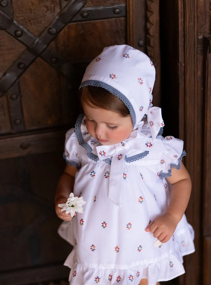 Three-piece set from the Mosaic collection