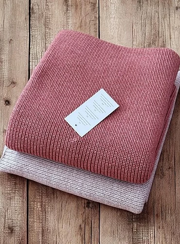 Toquilla unisex en lana merino. Dos colores