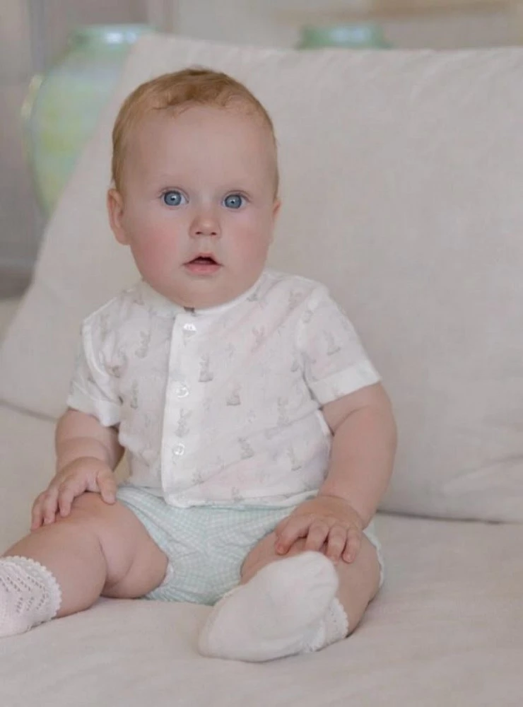 Two-piece outfit for boys. Bunnies