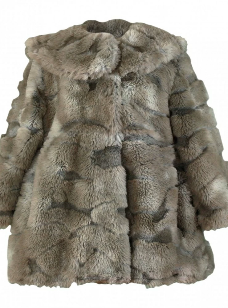 Two-tone fur coat for girls