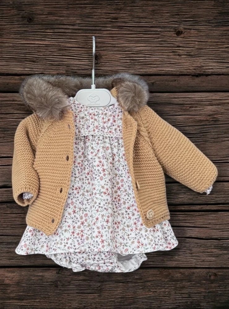 Unisex baby trench coat in chunky knit with hood