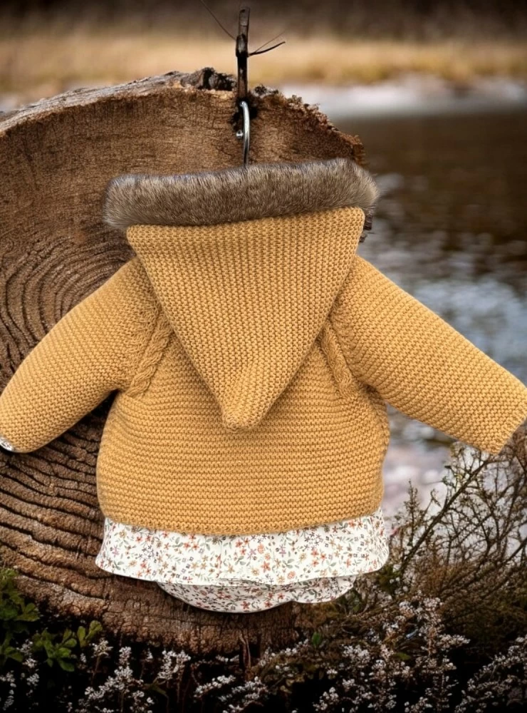Unisex baby trench coat in chunky knit with hood