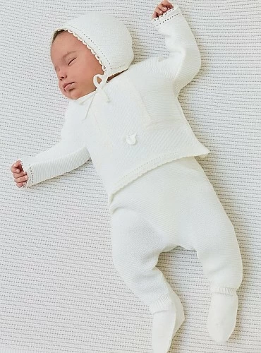 Unisex beige three-piece set from the Derby collection
