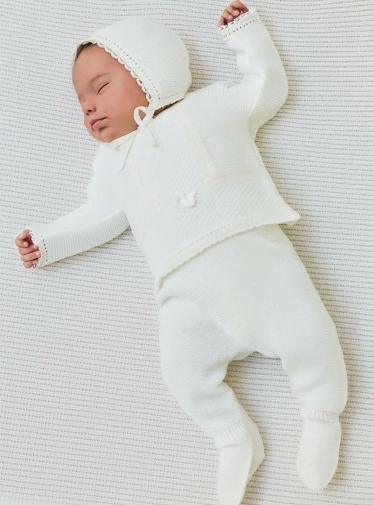 Unisex beige three-piece set from the Derby collection
