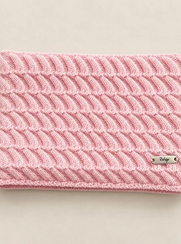 Unisex children's cable-knit neck warmer