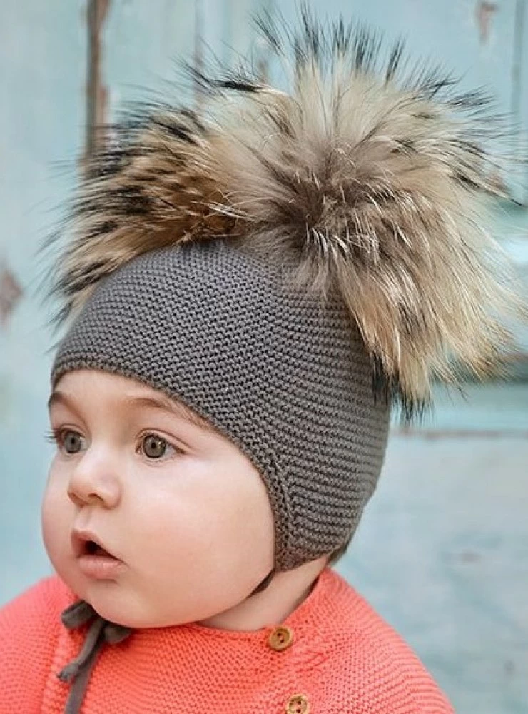 Unisex knit hat with two pompoms