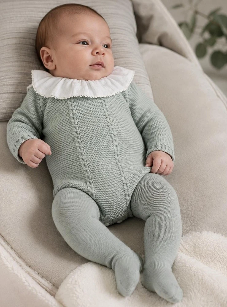Unisex knitted baby romper with ruffled collar