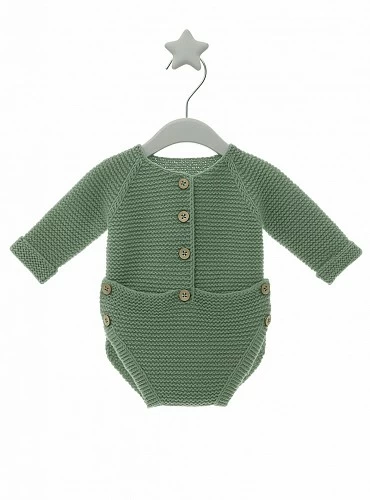Unisex knitted romper with wooden buttons