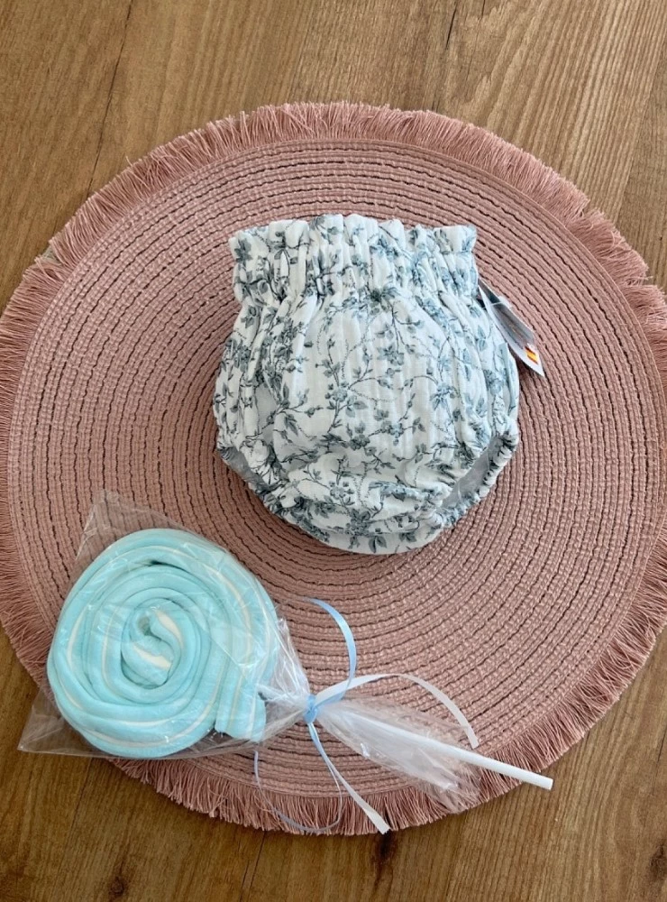 Unisex muslin diaper cover. Bouquets print