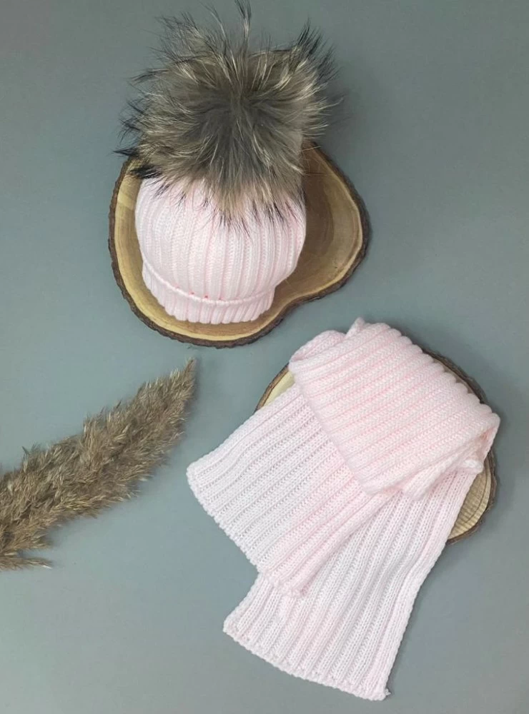 Unisex set of Hat with Pompom and scarf.