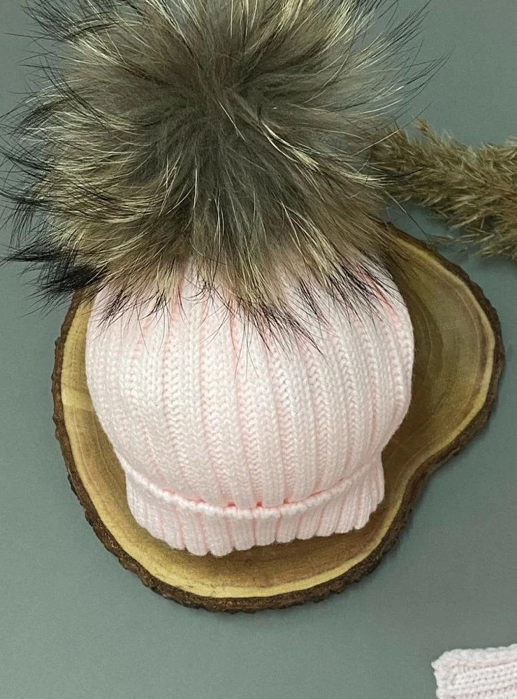 Unisex set of Hat with Pompom and scarf.