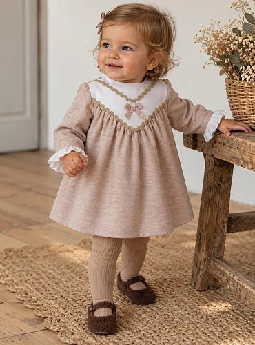 Vestido Bebé Niña Crudo y Arena con Lazo y Volantes