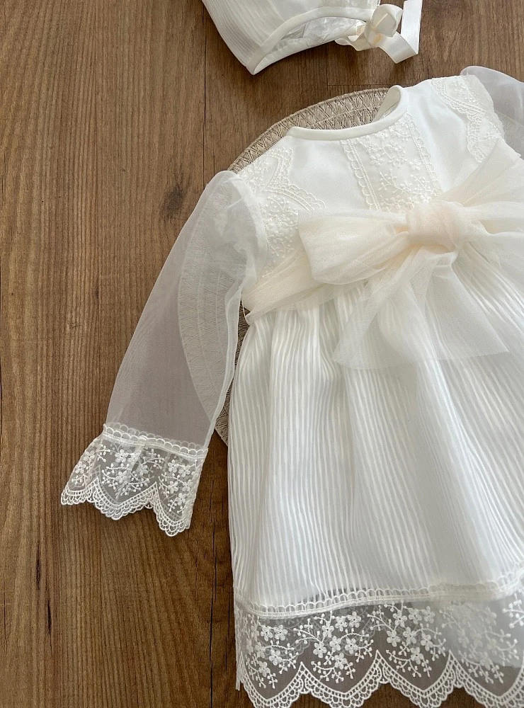 Vestido de ceremonia para bebé con braga y capota
