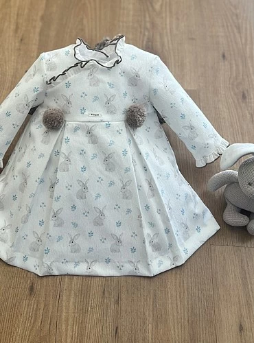 Vestido de Micropana con conejos colección Otoño de Foque