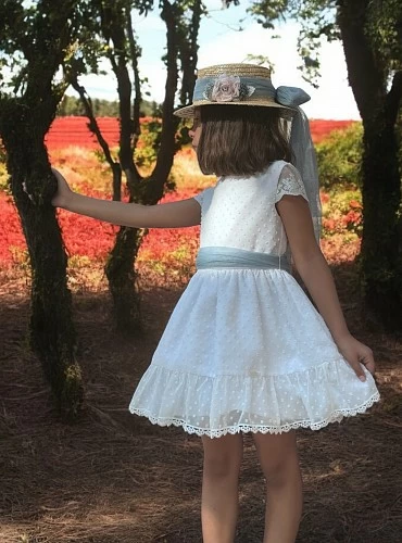 Vestido de plumeti blanco especial ceremonia