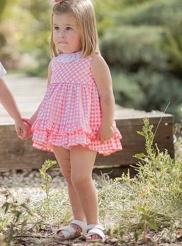 Vestido de Popelín en cuadro Vichy blanco y coral.