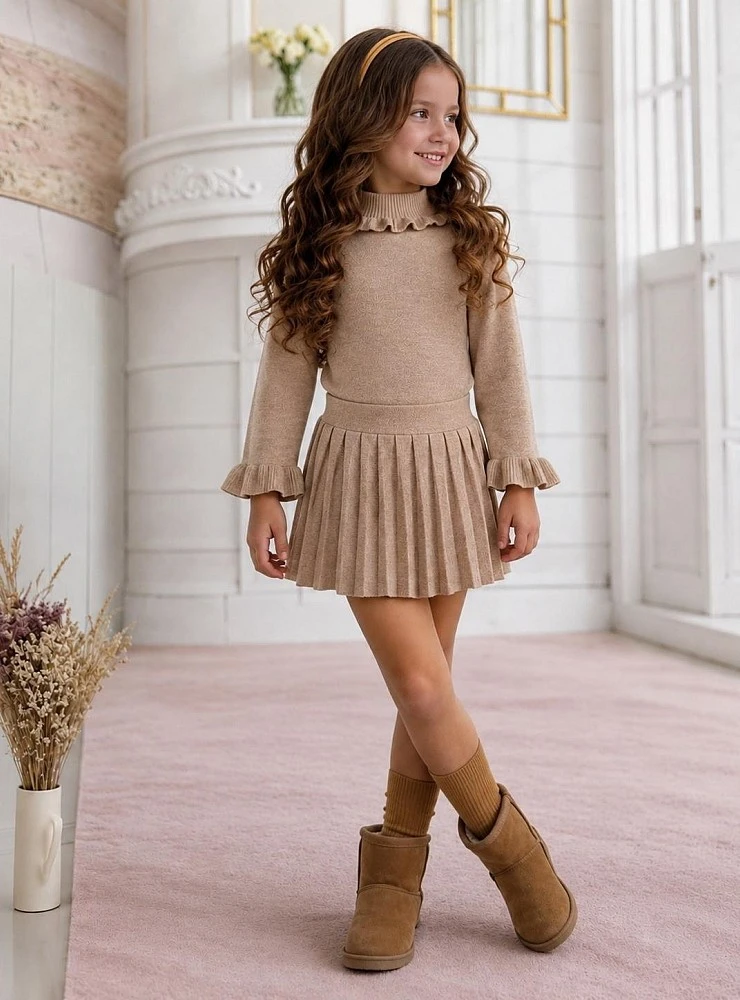 Vestido de punto fino para niña camel con falda plisada