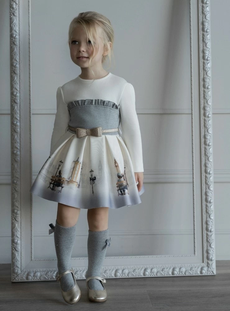 Vestido en tonos beige y gris colección London