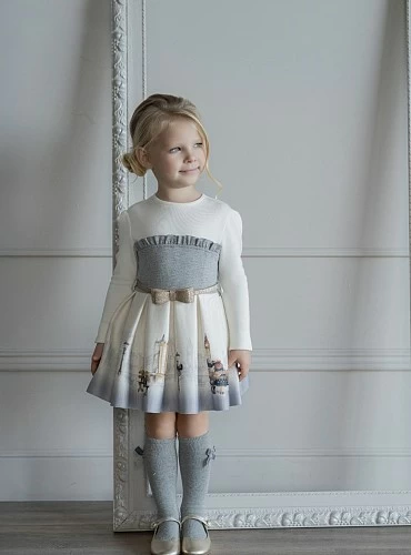 Vestido en tonos beige y gris colección London