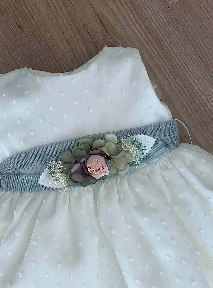 Vestido para bautizo o arras plumeti beige con rosa o verde