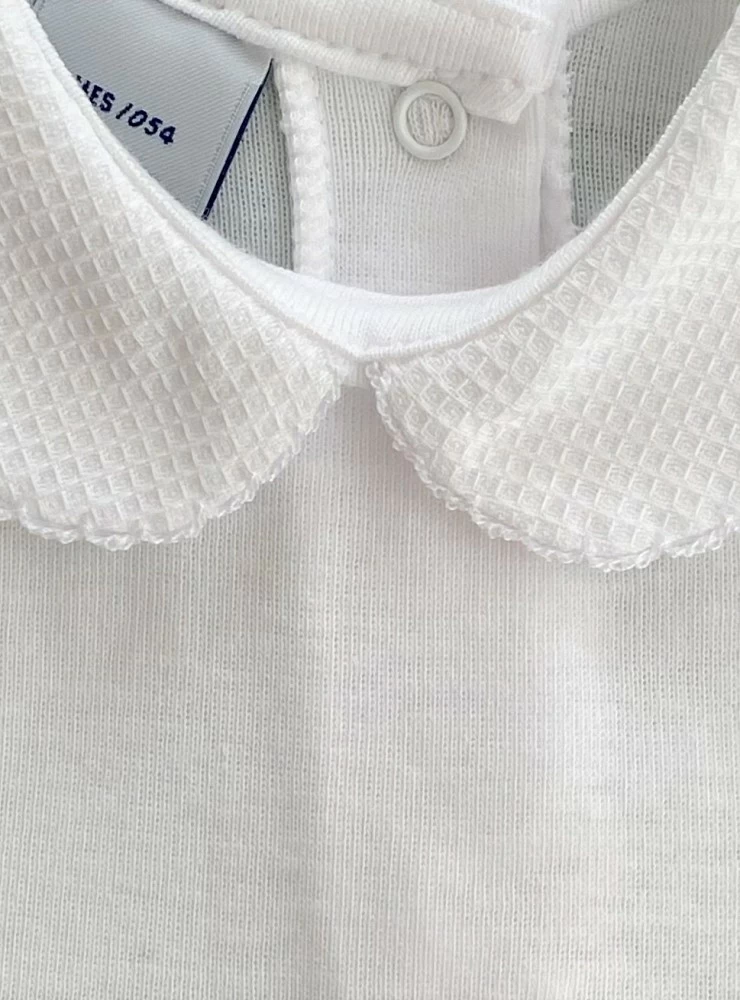White unisex body with embroidered collar in three colors. P-Summer